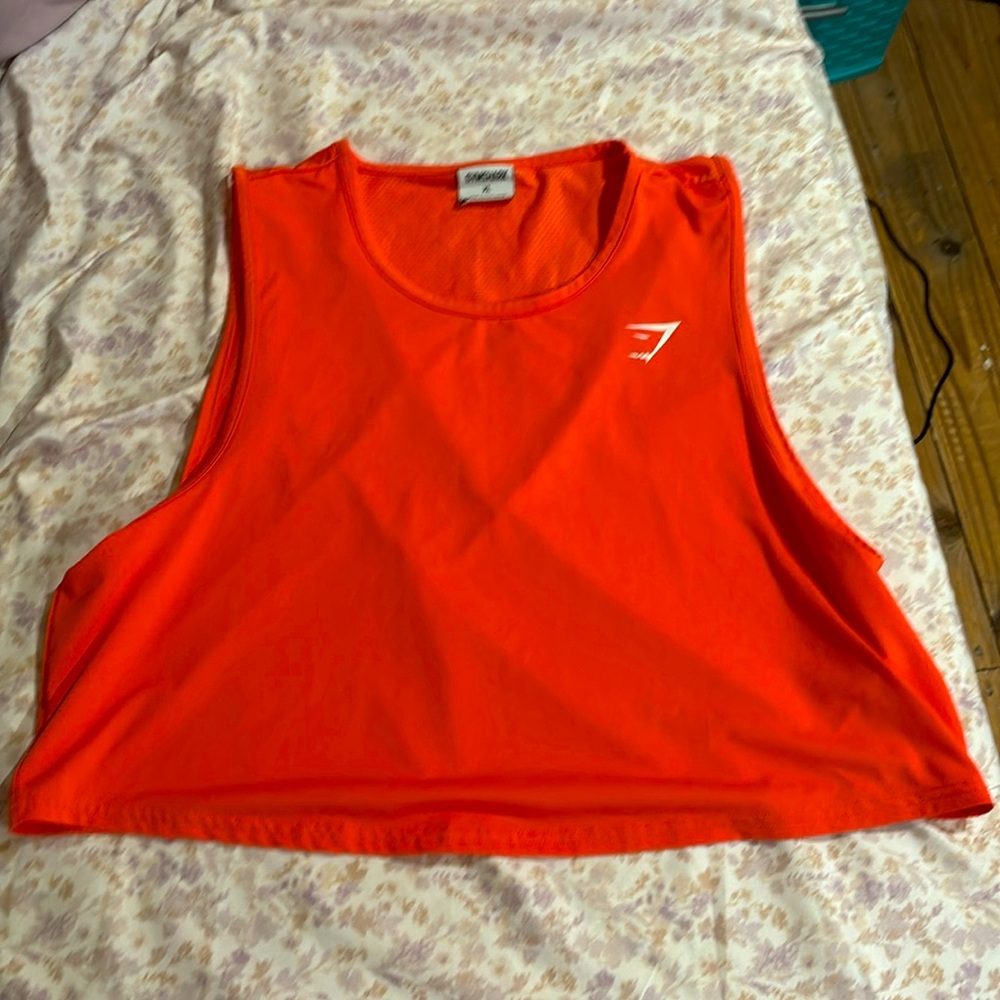 Coral cropped gym shark active top